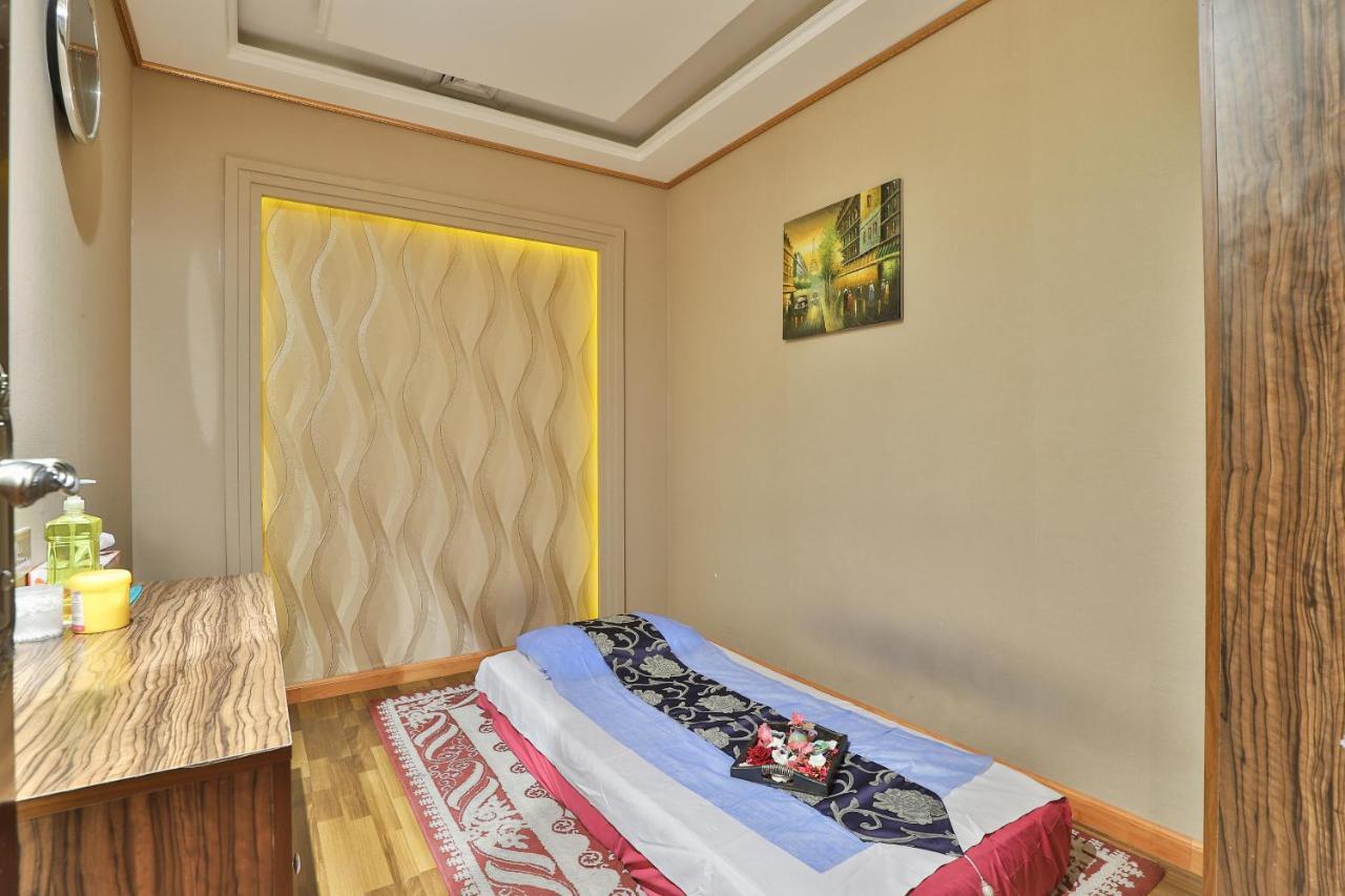 Oyo 366 Waves Hotel Ajman Eksteriør bilde