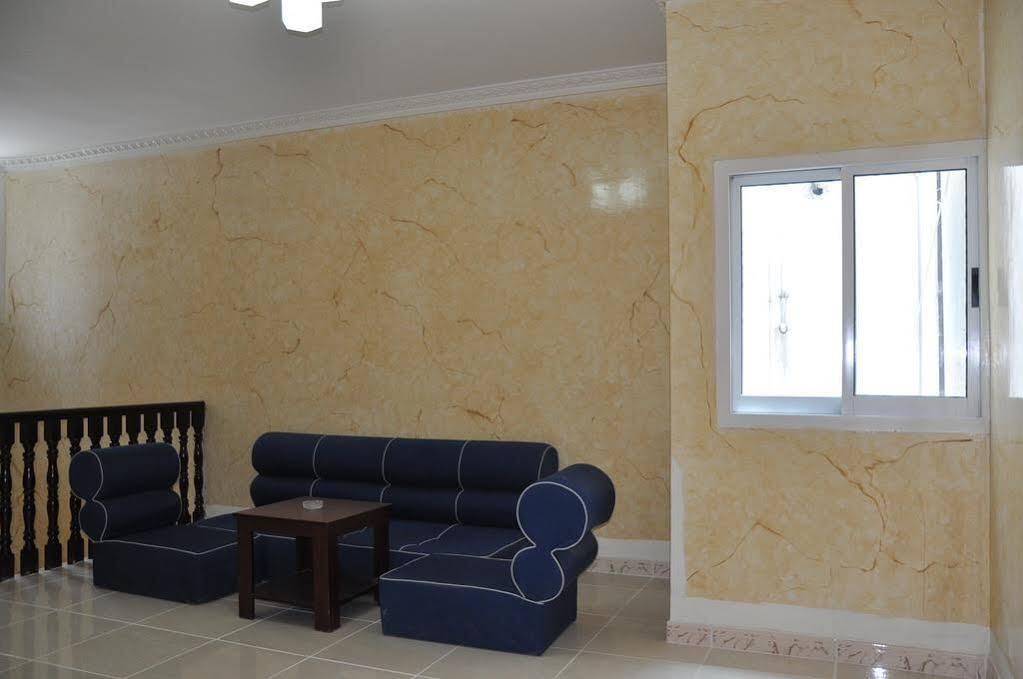 Oyo 366 Waves Hotel Ajman Eksteriør bilde