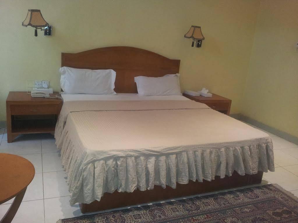 Oyo 366 Waves Hotel Ajman Eksteriør bilde