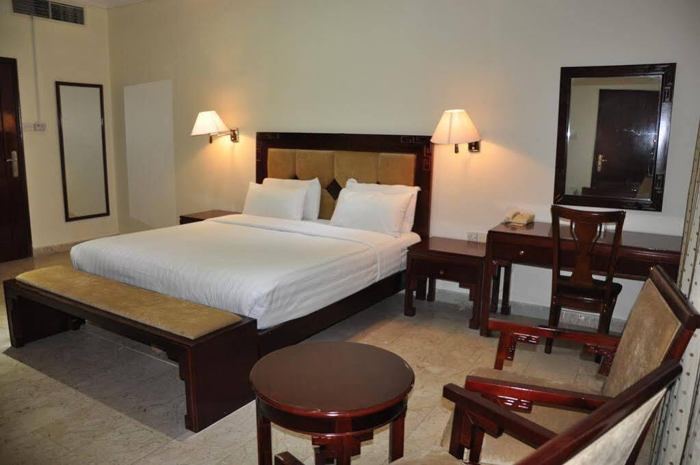 Oyo 366 Waves Hotel Ajman Eksteriør bilde